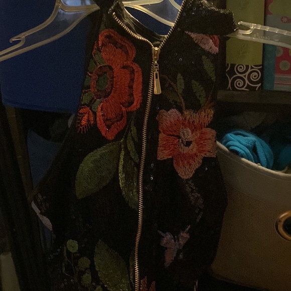 Sequin fitted zipper up back cocktail dress ( fits size small) - Picture 6 of 7